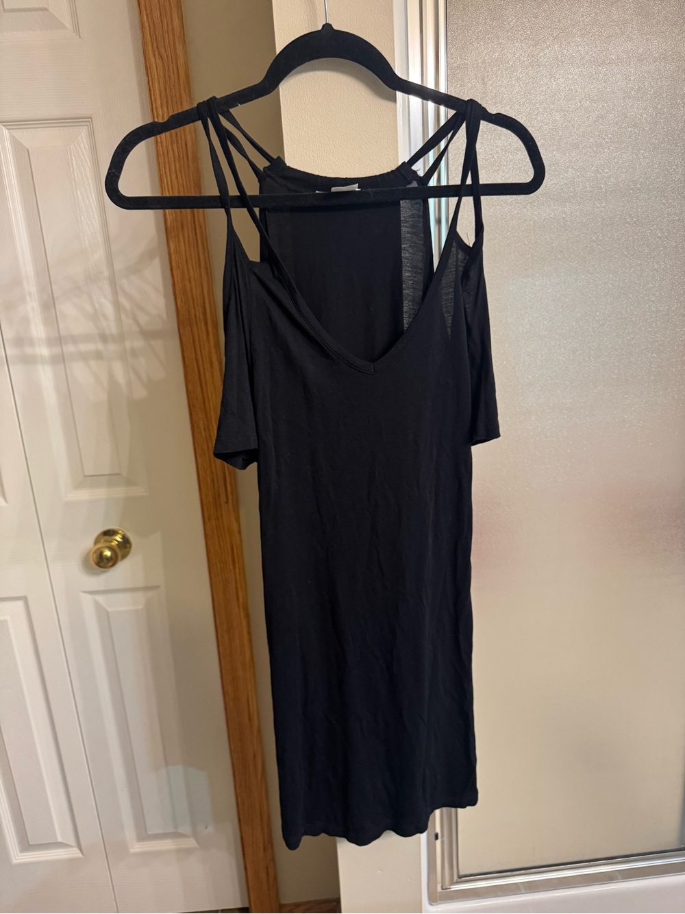 Women’s Black Cold-Shoulder Strappy Tunic Top